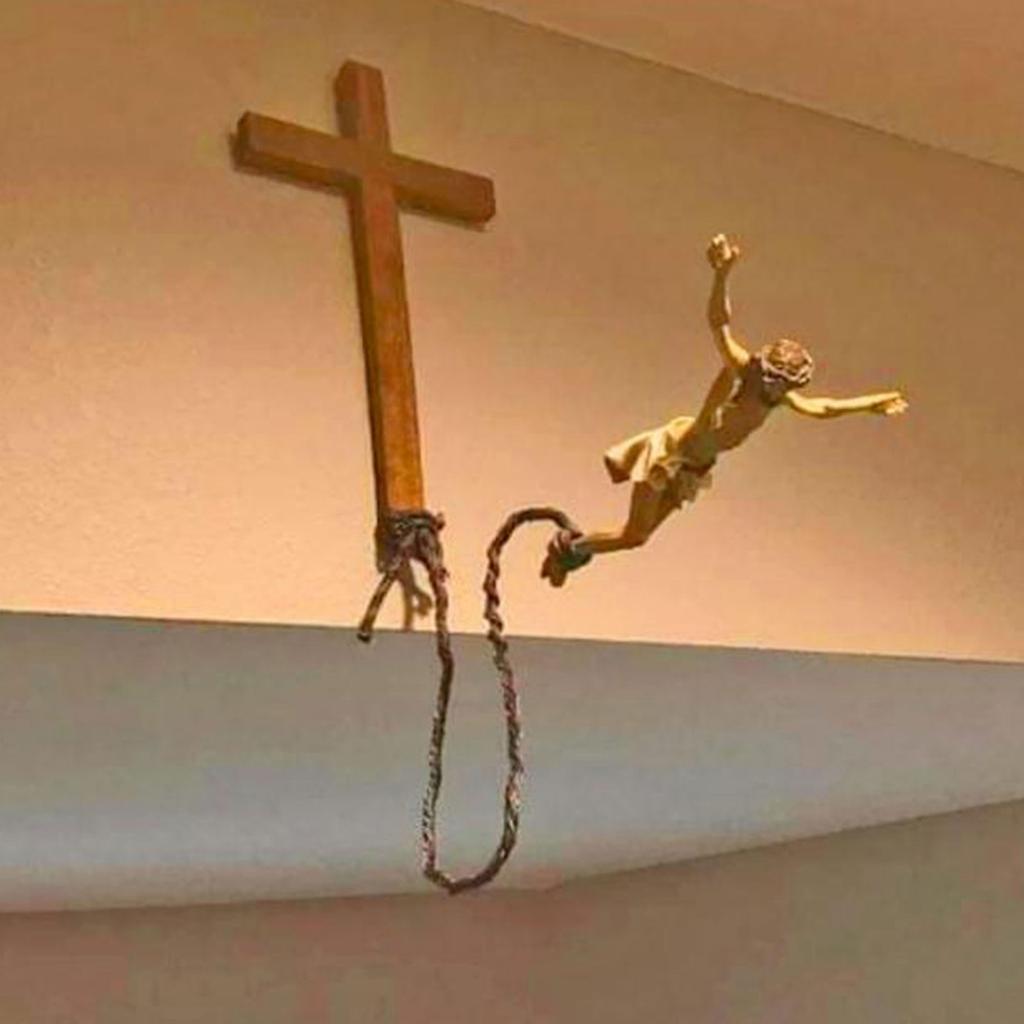 Decorazione Innovativa Croce Bungee Jumping Figura Gesù Cristo Croce in Legno Pezzi d'Arte Religiosa Artigianato in Resina per Decorazione Casa