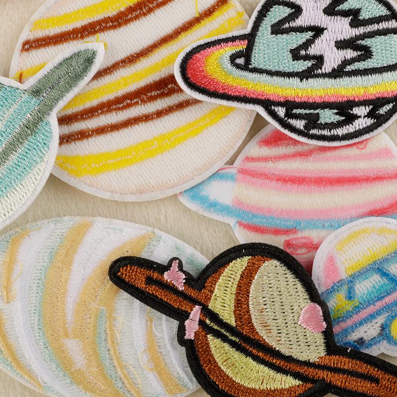 Oryginalna kreskówkowa naszywka haftowana Planeta UFO do samodzielnego wykonania akcesoriów odzieżowych