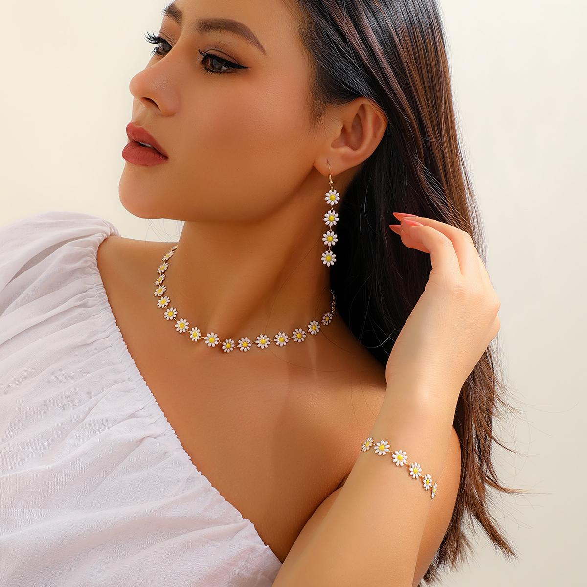 

Small Flower Short Choker Necklace/Earrings/Bracelets Sets for Women Elegant Ladies Jewelry on Hand/Neck/Ear Fashion Accessories