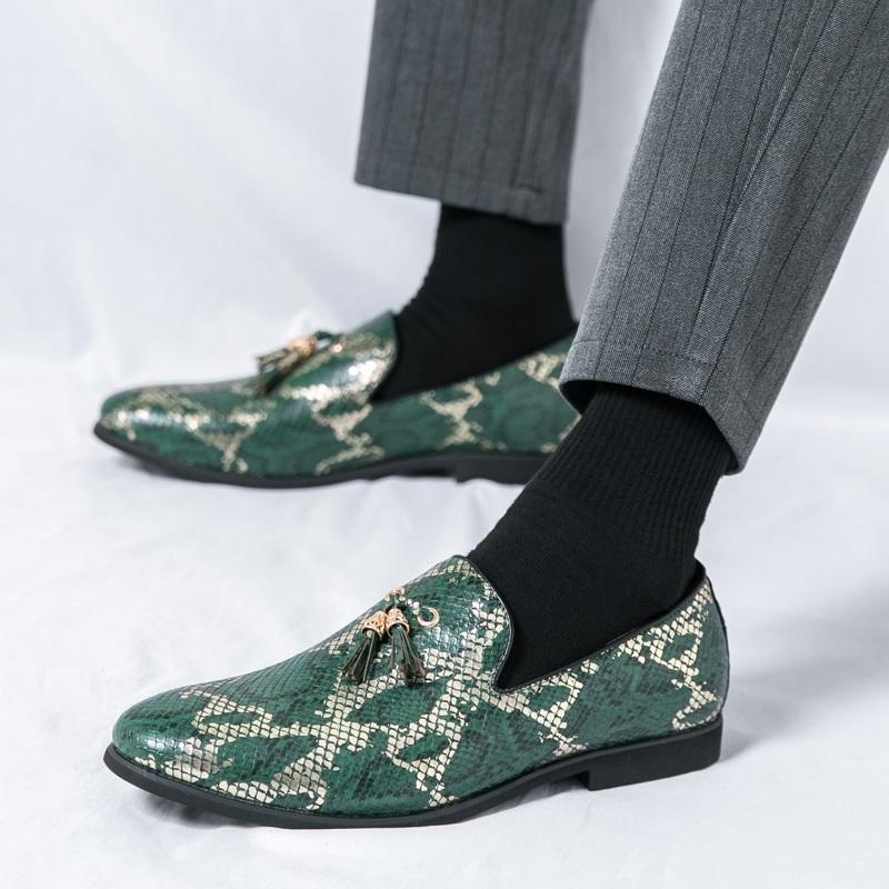 Fashion Street Fashion Business Loafers New Men's Tassels Flats Shoes Designer Male Wedding Dress Homecoming Footwear Zapatos Hombre