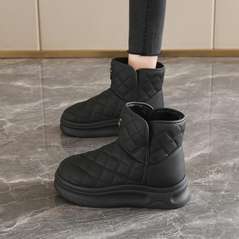Integrated thick-soled snow boots winter new large cotton shoes size Harbin velvet short boots