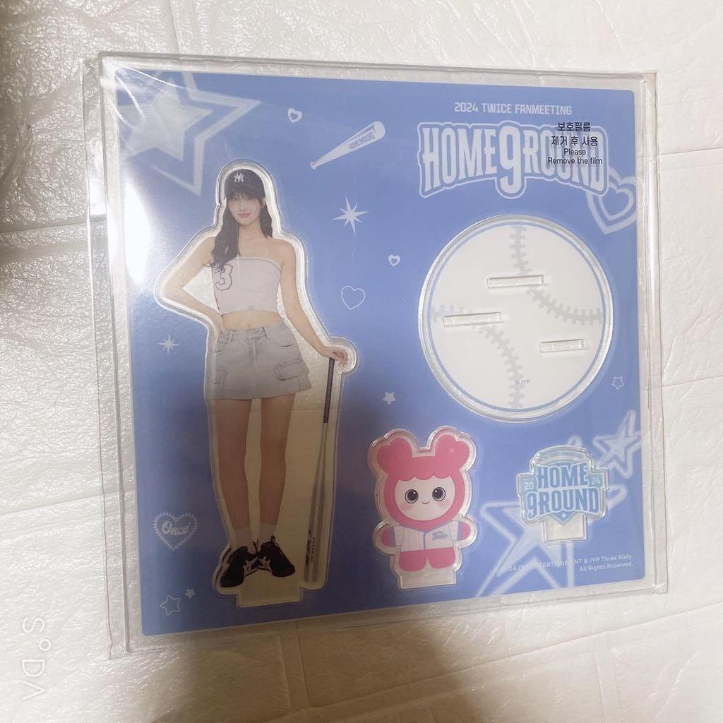 [USED] Twice Home 9Round Acrylic Stand Momo