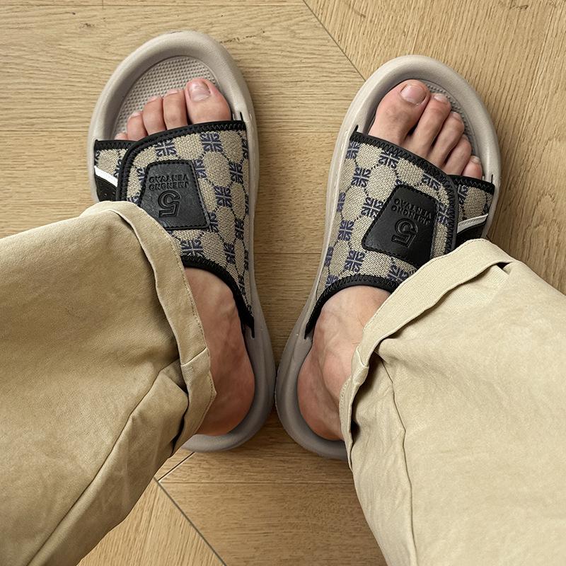 Fashion slippers men's new trendy brand summer non-slip one-word drag men's sandals beach shoes 371271-J