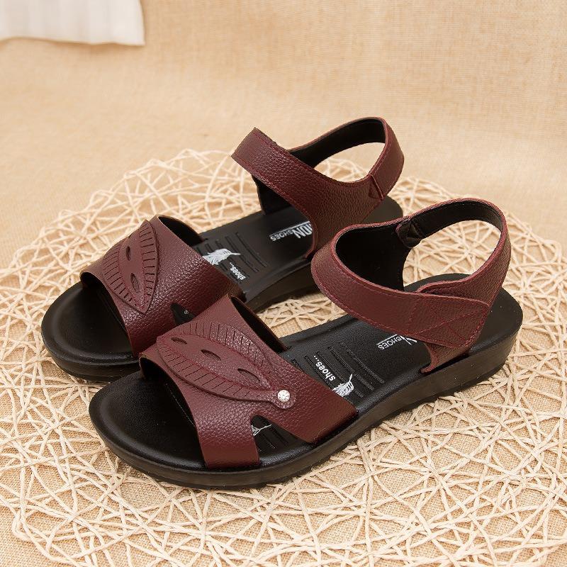 New Summer Flat-bottomed Women's Middle-aged and Elderly Elderly Women's Non-slip Soft-soled Women's Sandals