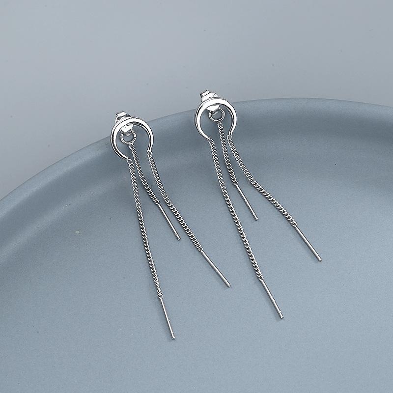 Curved Crescent Tassel Earrings: Moon Chain, Face-Slimming, Versatile Long Earrings for Women.