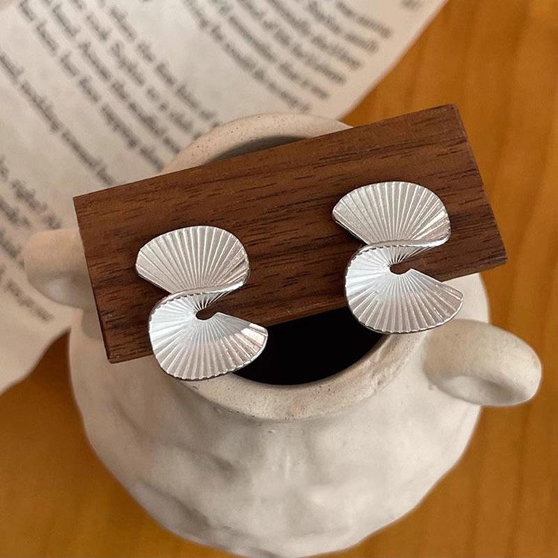 Irregular Pleated Fan Earrings Minimalist Cool Style Simple Versatile High-End Earrings