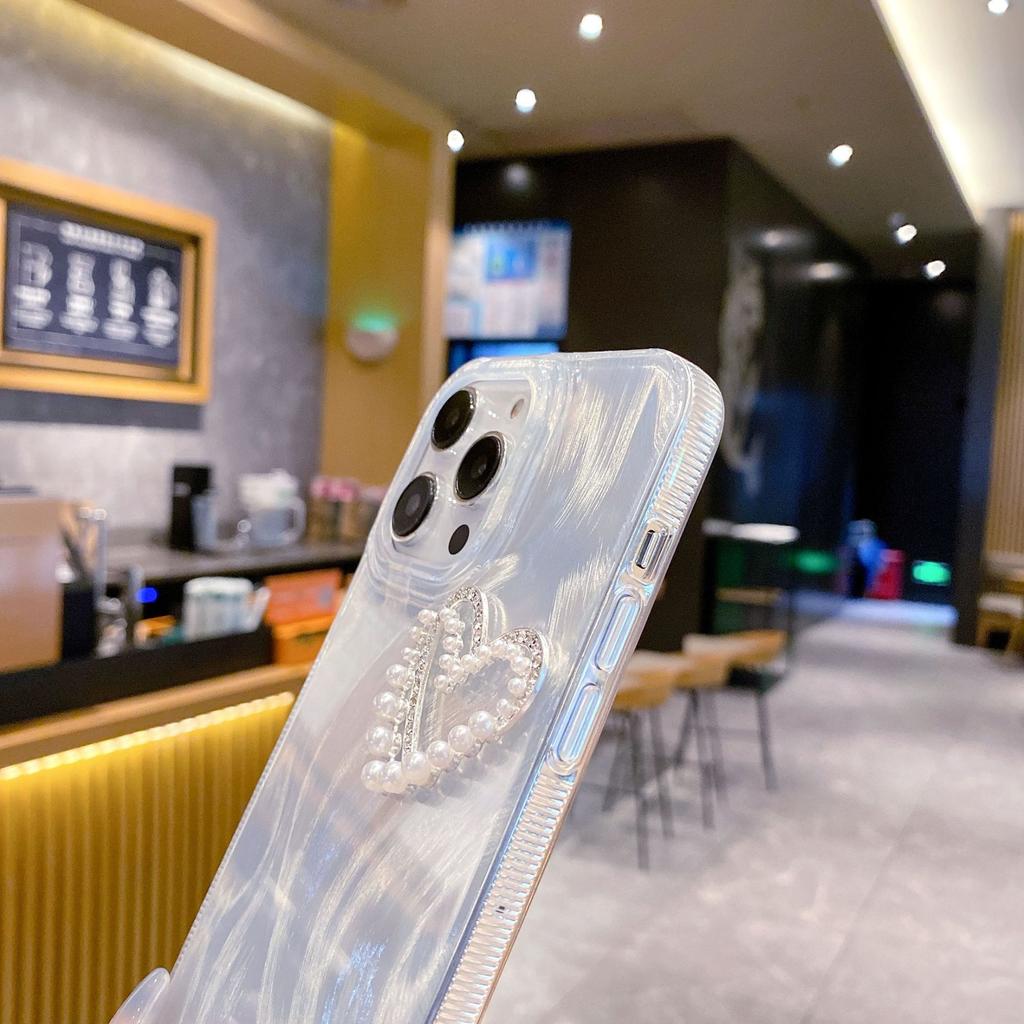 Feather Gauze Is Suitable for The Apple 15PRO Spring and Summer Simple Protective Case, Fairy Heart Pearl Chain, and Phone13 Case