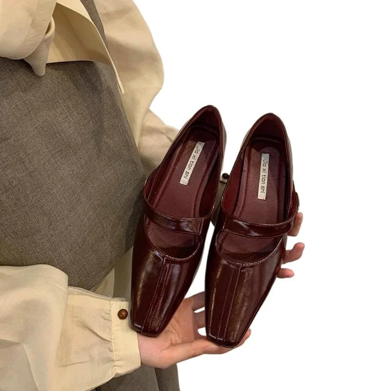 Novelty Split Toe Flat Shoes Woman Quality Leather Mary Janes Japanese Style Trotters Flats Ankle Bele Tabi Ninja Loafers Women