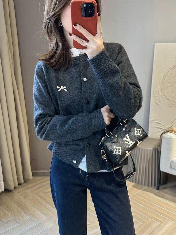 

Весна и Осень Новинка Нишевый Свободный и Нежный Кардиган Женская Куртка Праздничный Красный Свитер с Бантом Вязка One Size серый