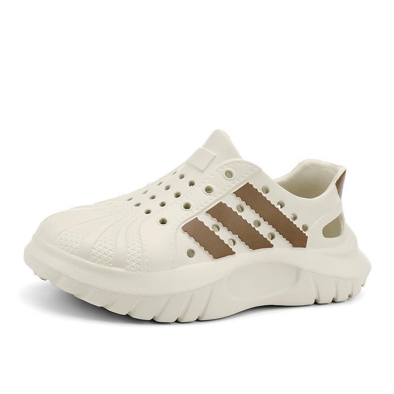 Unisex Kids' Crocs-Style Beach Sandals: Breathable, Non-Slip, Waterproof, Quick-Drying, Soft Sole, Closed-Toe, Perfect for Summer Outdoor Wear.