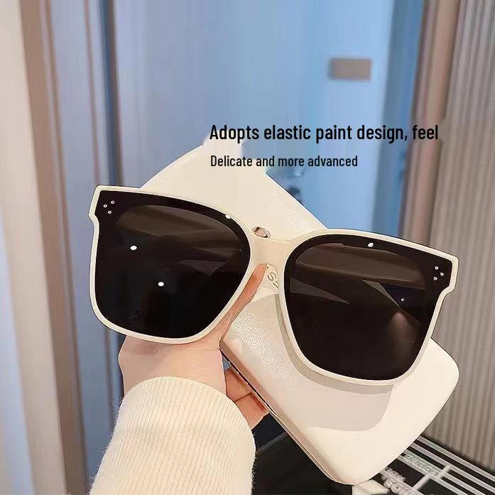 Fashionable Korean Clip-On Polarized Sunglasses: Dual-Use Myopia Glasses for Men and Women, Perfect for Summer Sun Protection.