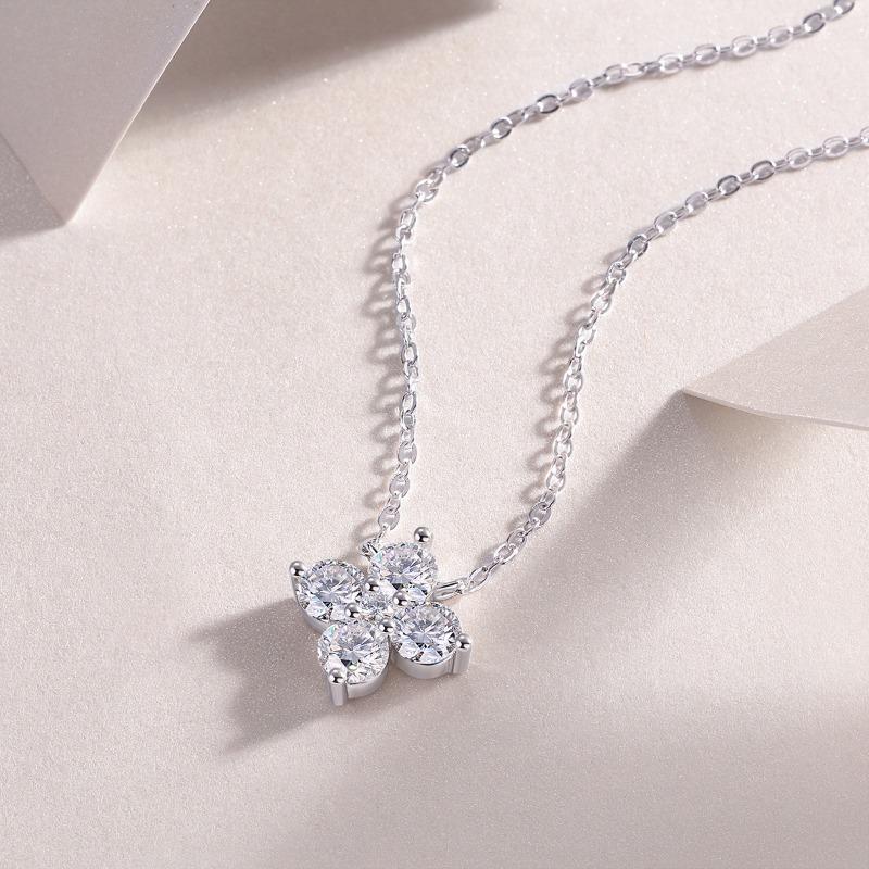 S Silver Moissanite Lucky Clover Pendant Necklace Necklace