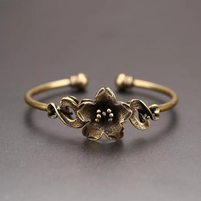 Retro Bronze Flower Pattern Princess Bracelet Classic Pure Copper Openwork Antique Bracelet Women'S Decoration Thanksgiving Gift