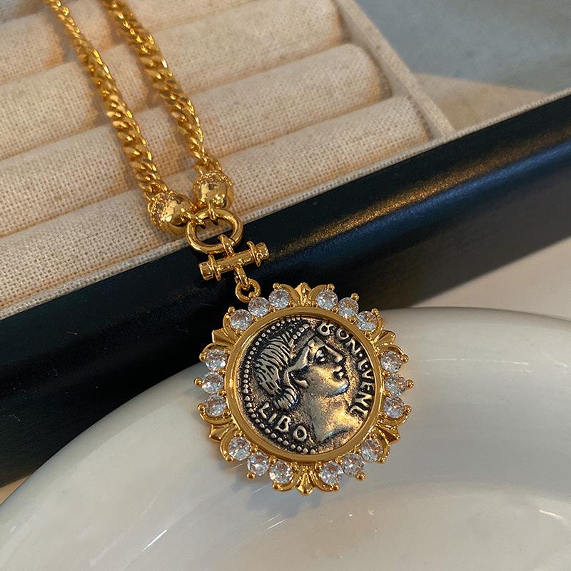 Roman Lucky Muse Necklace Women'S Versatile Premium Pendant Sweater Chain Personalized Stacking Wear Qingdao Accessories