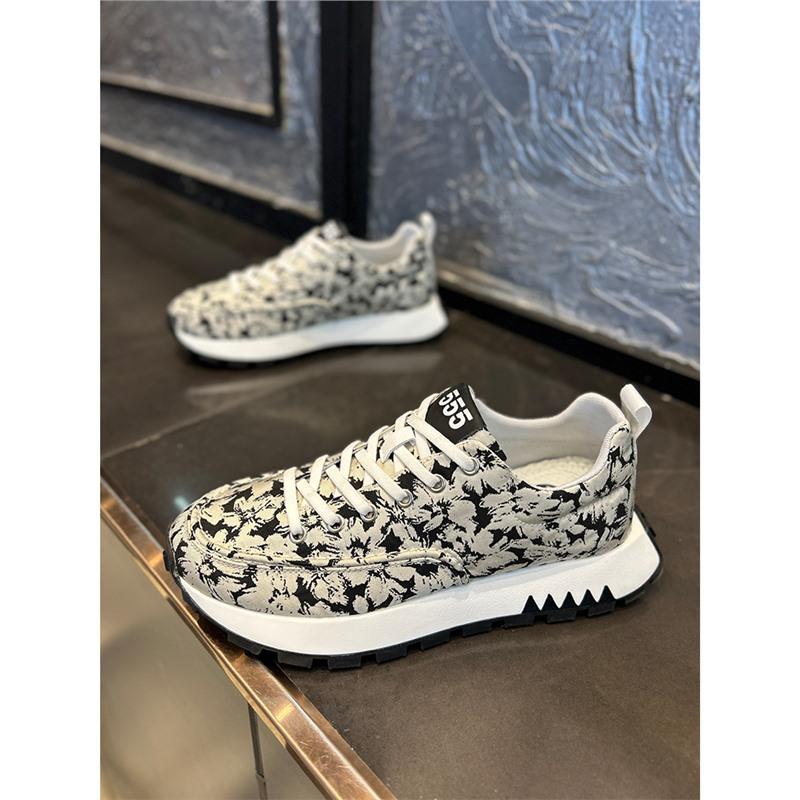 European style casual platform printed board shoes are breathable