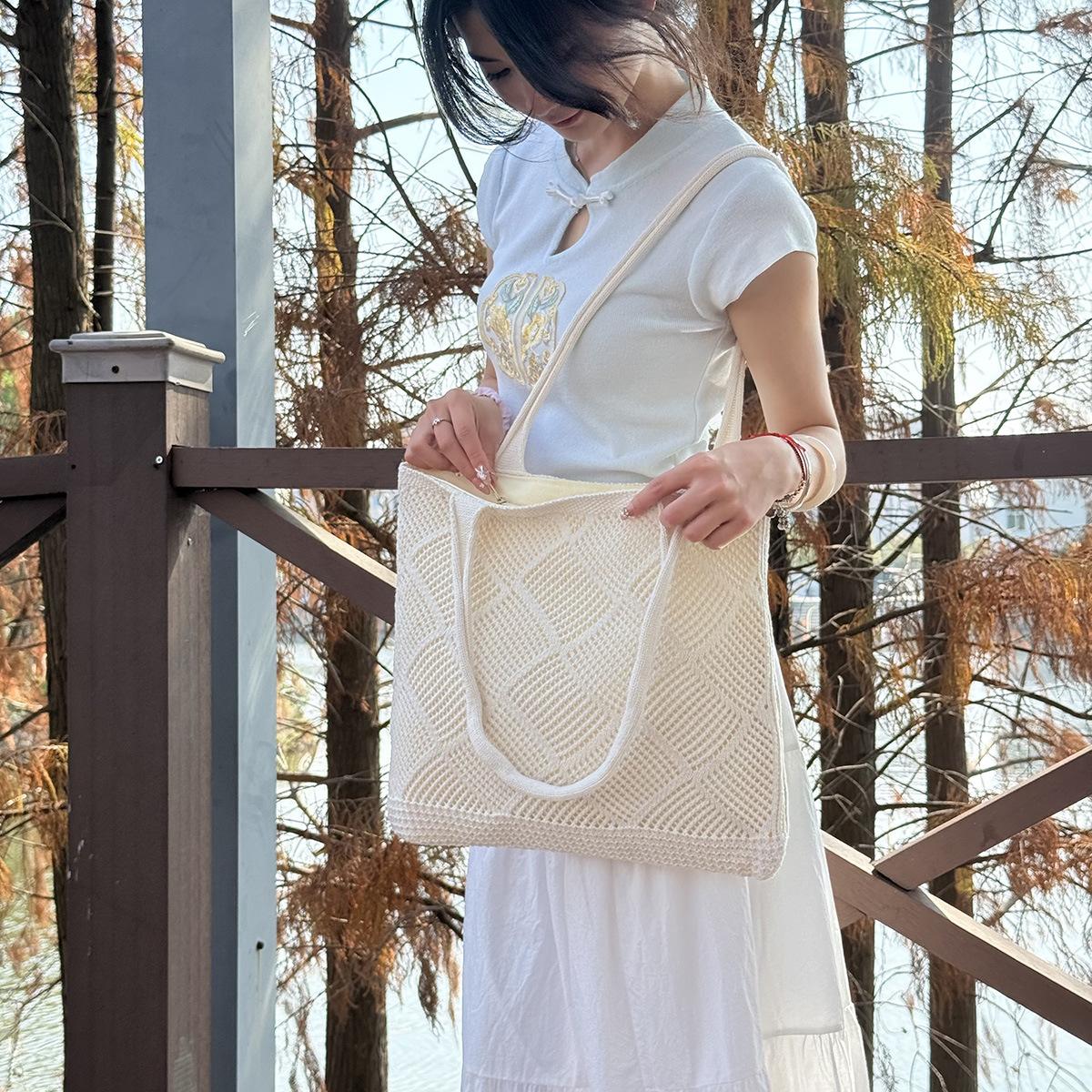 

Spacious Knitted Boho Tote Bag, Hollow Weave Beach Handbag, Chic Vacation Shoulder Purse for Women бежевый