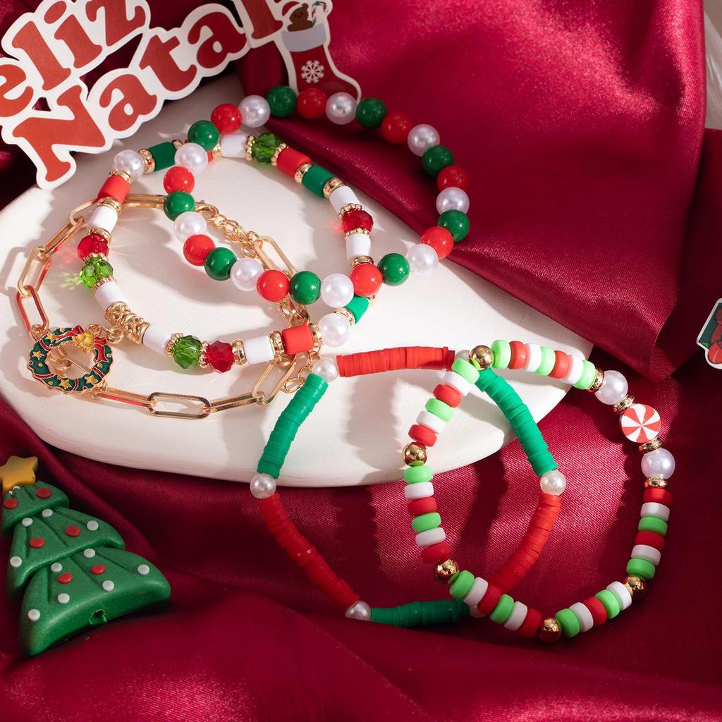 European & American Christmas Reindeer Beaded Bracelet: Creative Women's Holiday Jewelry