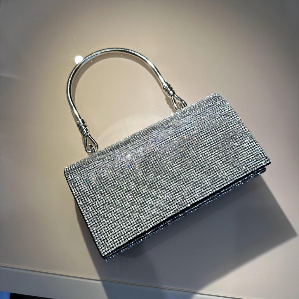 2023 European & American Luxury Shining Diamond Knotted Evening Wrist Handbag