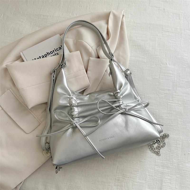 

2024 Fashionable Large Capacity Tote Bag Stylish Crossbody Purse For Women In Black White Blue Pink And Silver