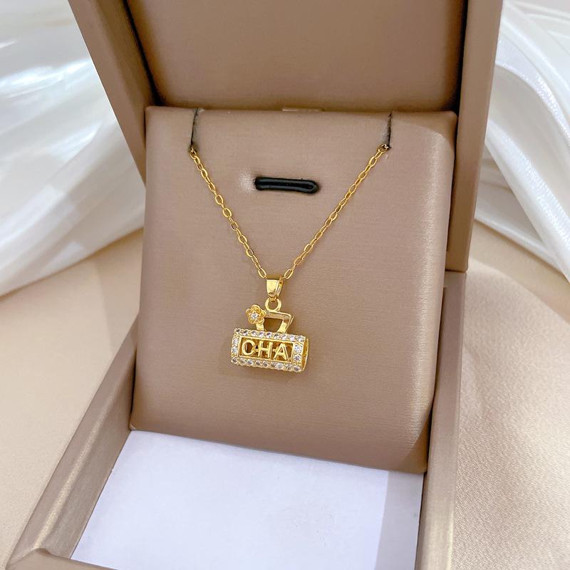 Flower Bag Light Luxury Temperament Gorgeous Full Diamond Necklace Women'S Versatile Collarbone Chain Titanium Steel Chain