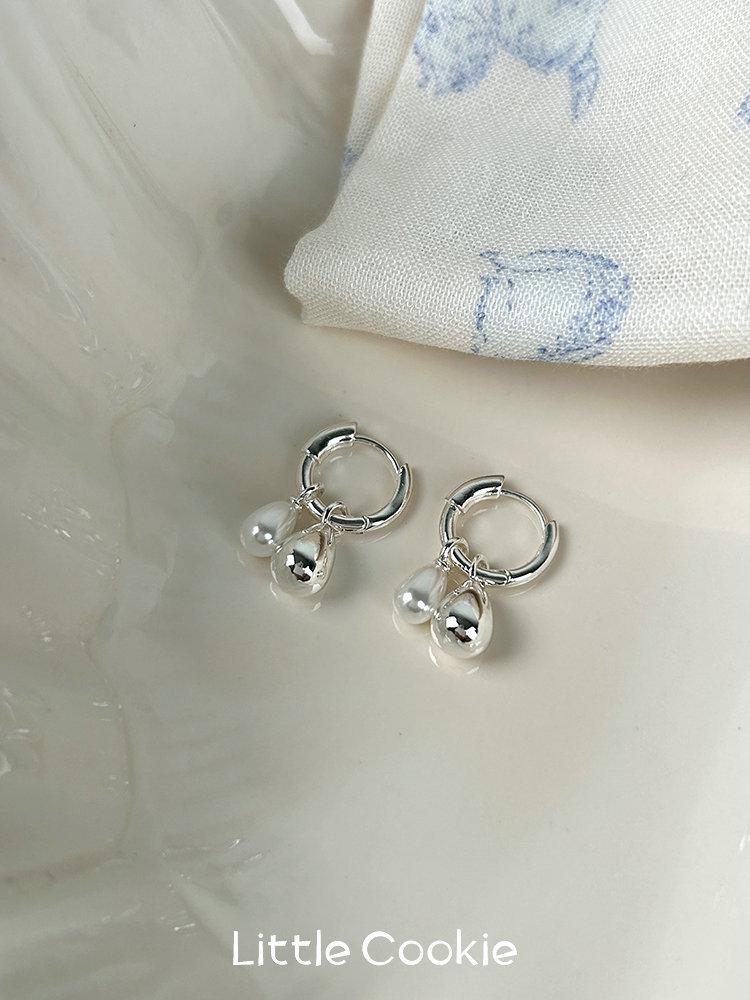 Trendy Water Drop Pearl Earrings: Versatile, Fashionable Design for Women