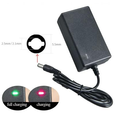 12,6V 2A Für 18650 Lithium-Akku-Ladegerät Für Schraubendreher Schraubenschlüssel Li-Ionen-Akkupack DC 5,5mm * 2,5mm 2,5mm Eingang