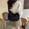 Large Capacity Street Fashion Commuter Shoulder Crossbody Bag For Women 2023 Winter New Simple Plaid Tote Bag