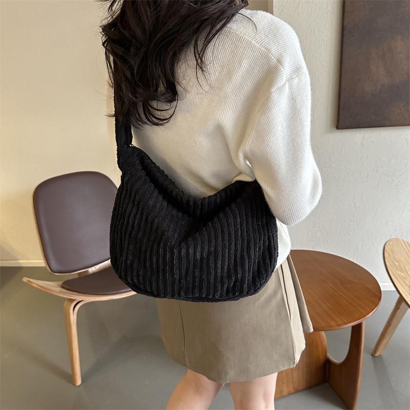 Large Capacity Street Fashion Commuter Shoulder Crossbody Bag For Women 2023 Winter New Simple Plaid Tote Bag
