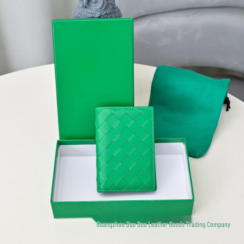 Genuine Leather Diamond Pattern Bi-Fold Wallet with Multi-Card Slots and Passport Holder