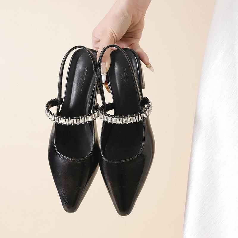 

Square heel bag head sandals women s shoes summer 2025 new fashion word with pointed head shallow mouth middle heel gentle single shoes 35