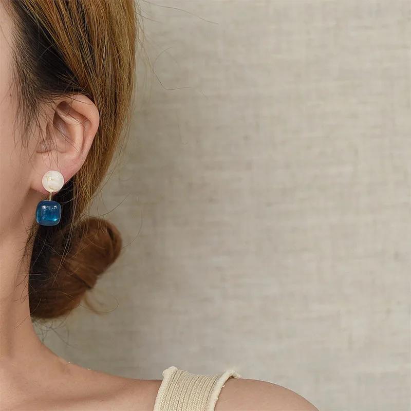 

Серьги из смолы с геометрическим трендом