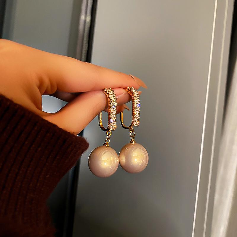 Elegant Zircon Pearl French Retro Luxury Earrings 2025