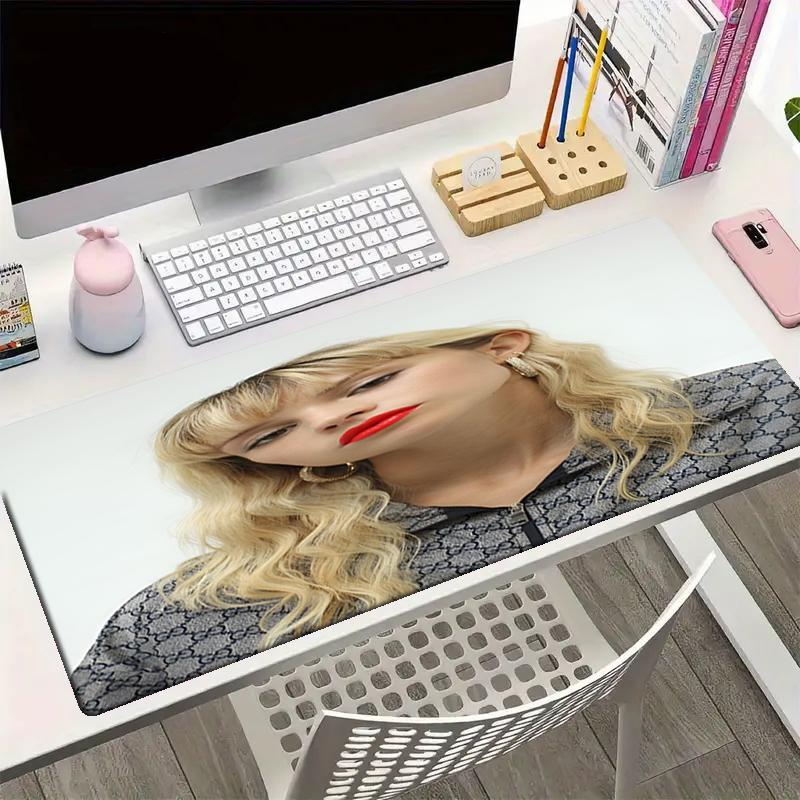 Podložka pod myš s motivem Angele, Protiskluzová gumová základna, Multifunkční kancelářská a domácí dekorace, Perfektní pro personalizaci pracovního prostoru.