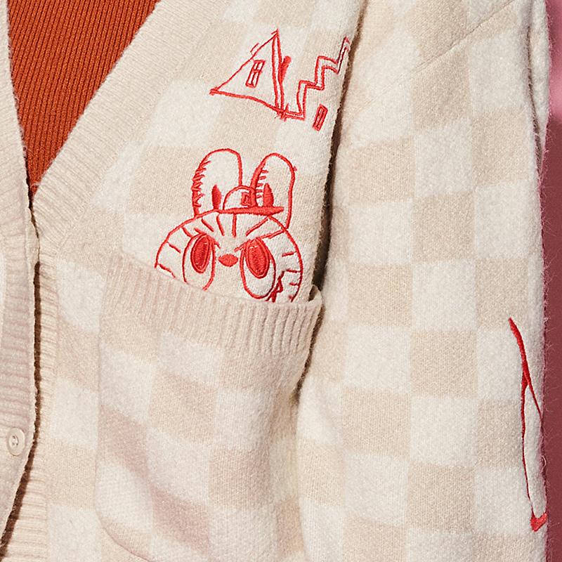 Vans X The Monsters Collaboration Labubu Letter Single-Breasted Casual Long Sleeve Knit Sweater Women sweater Beige Checkered VN000JFEDHI