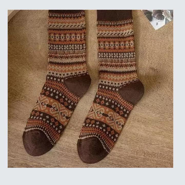 1 Pair of Autumn and Winter Retro Thick Mid Tube Socks Maillard Winter Thick American Pile Socks Mid Tube Short Socks Set