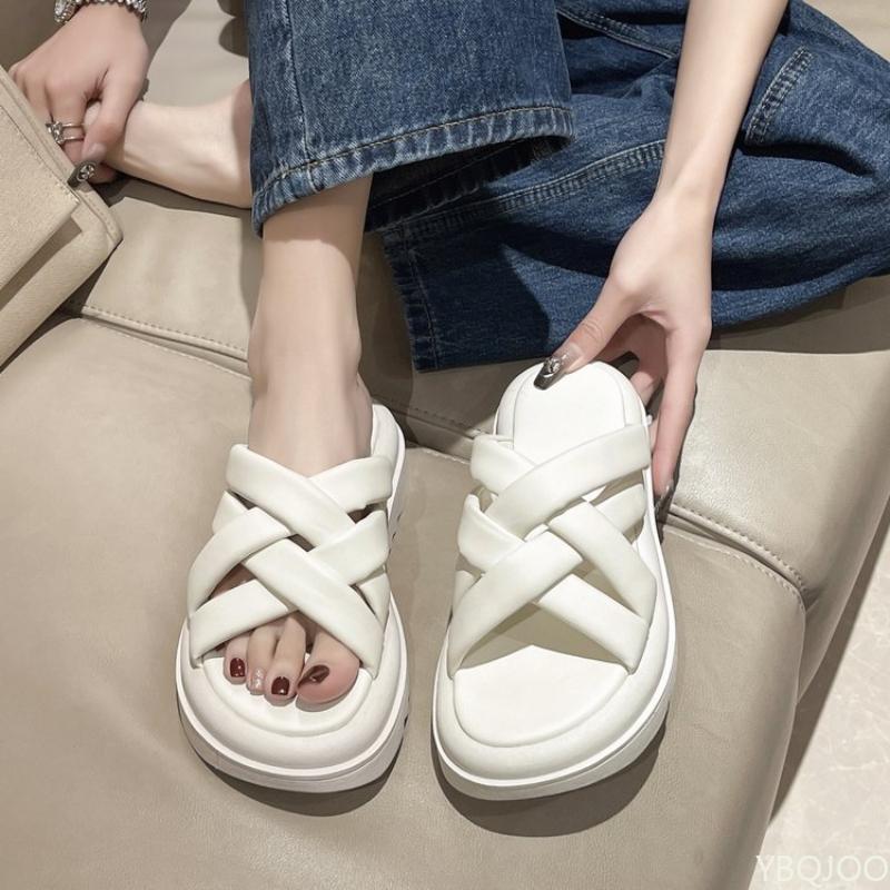 Fashion 2025 New Cross Cool Slippers Female Woven Open Toed Outdoor Slippers Casual Round Toe Beach Women's Shoes Fashion Hollow Slipper