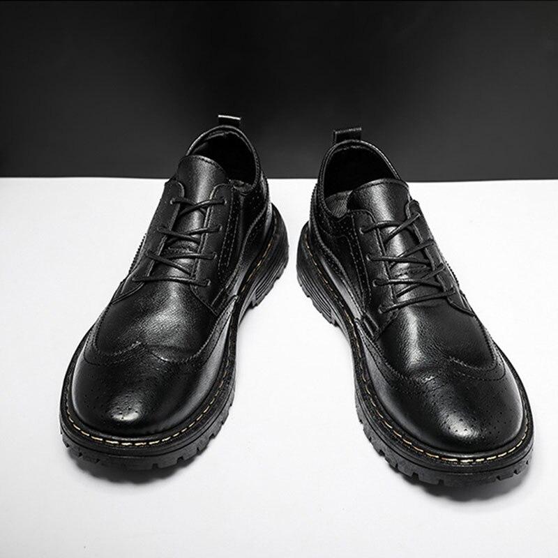 Primavera Autunno Scarpe Uomo Calzature Moda Cool Giovane Uomo Scarpe brogue Marca Calzature maschili Nero puro