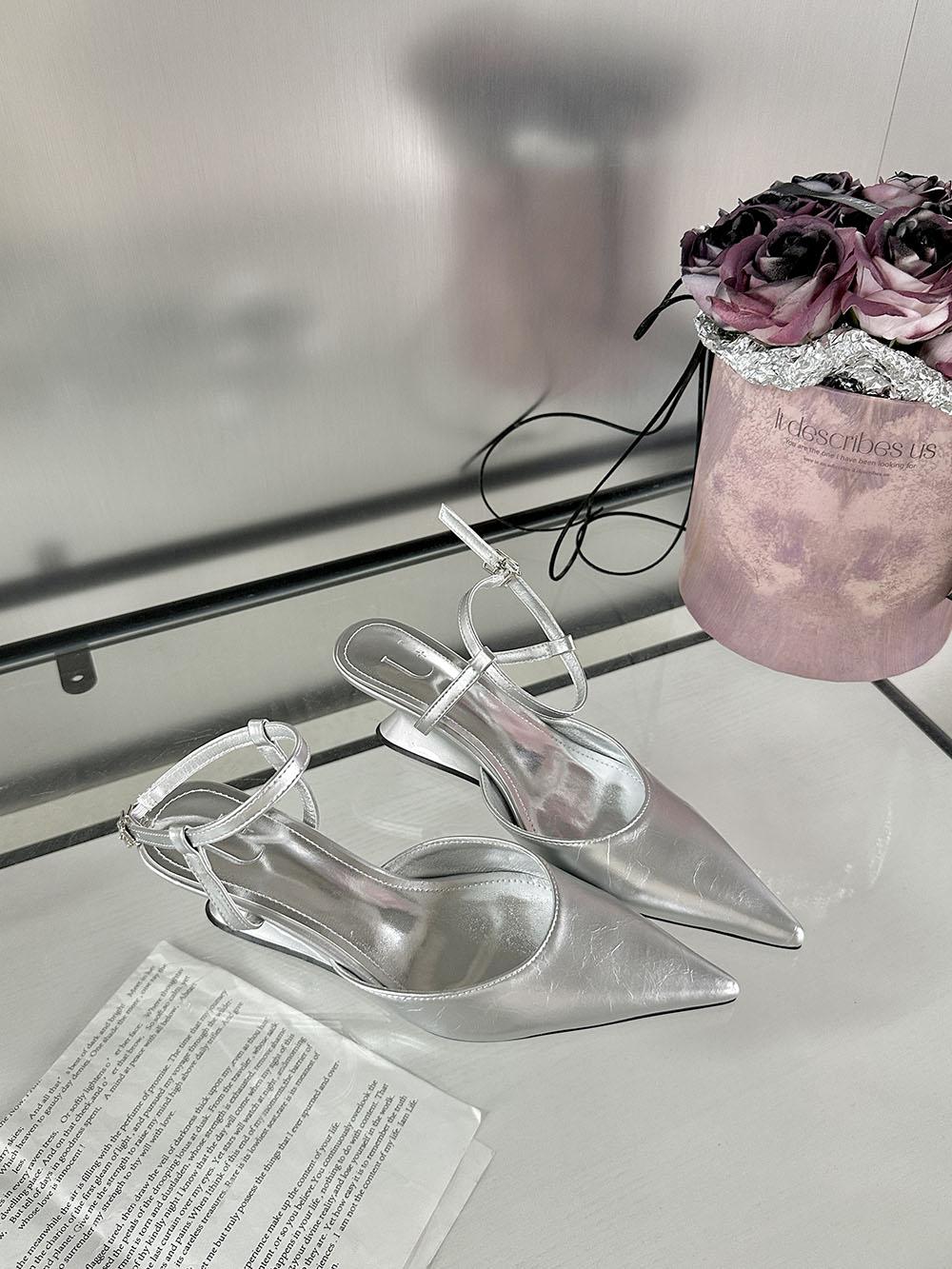 

Модные женские босоножки с острым носком, новинка 2024 года, туфли для вечеринок, на танкетке, на среднем каблуке, черные, серебристые, зеленые, золотые, сексуальные туфли-лодочки с ремешком на щиколотке 6 серебряный