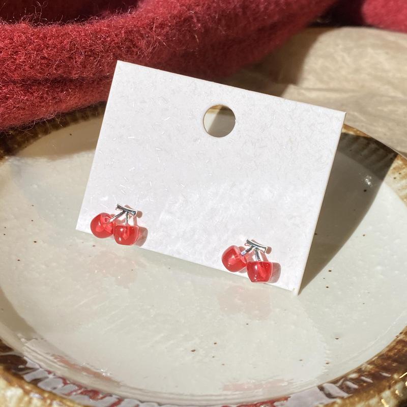 

Простые серьги-пусеты из смолы с вишнями, серьги маленького и милого дизайна, женская мода, универсальные серьги