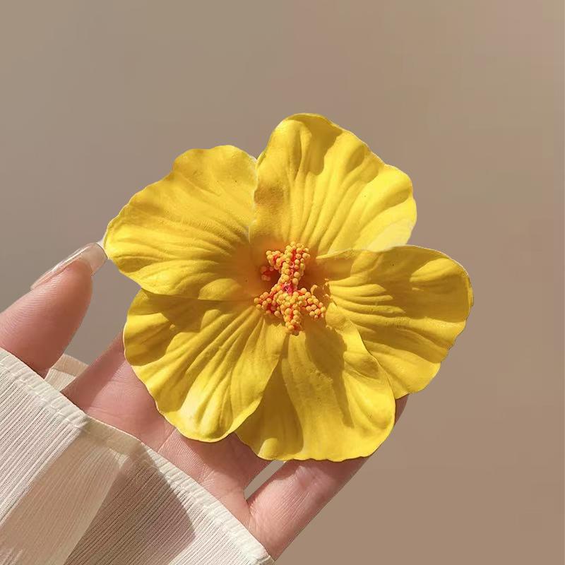 Spring Hibiscus Hair Clip: Beach Resort Style Flower Headwear for Women (New 2025)