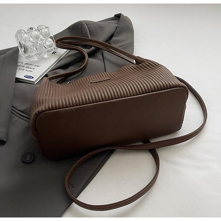 Premium Sense Bag Women's 2024 New Autumn and Winter Fashion Texture Shoulder Underarm Bag Popular Versatile Commuter Tote Bag