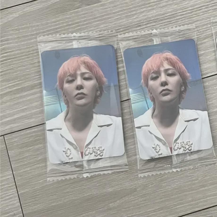 

G-dragon Photocard Sell Sealed