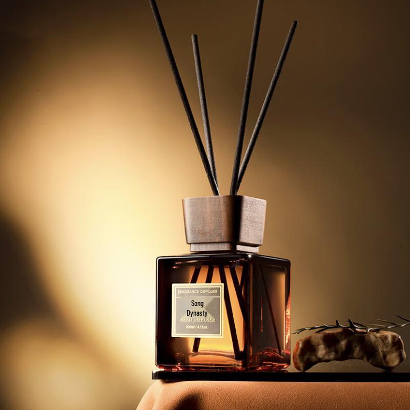 Hotel-Style Flameless Aroma Diffuser Gift Set