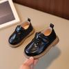 Scarpe eleganti da bambino in vernice nera con velcro