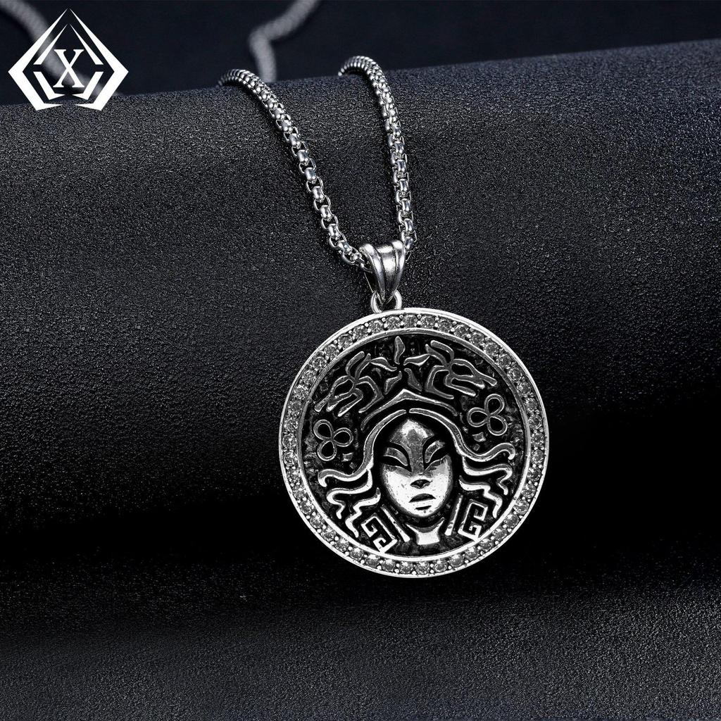 European-American Gothic Punk Queen Pendant Necklace