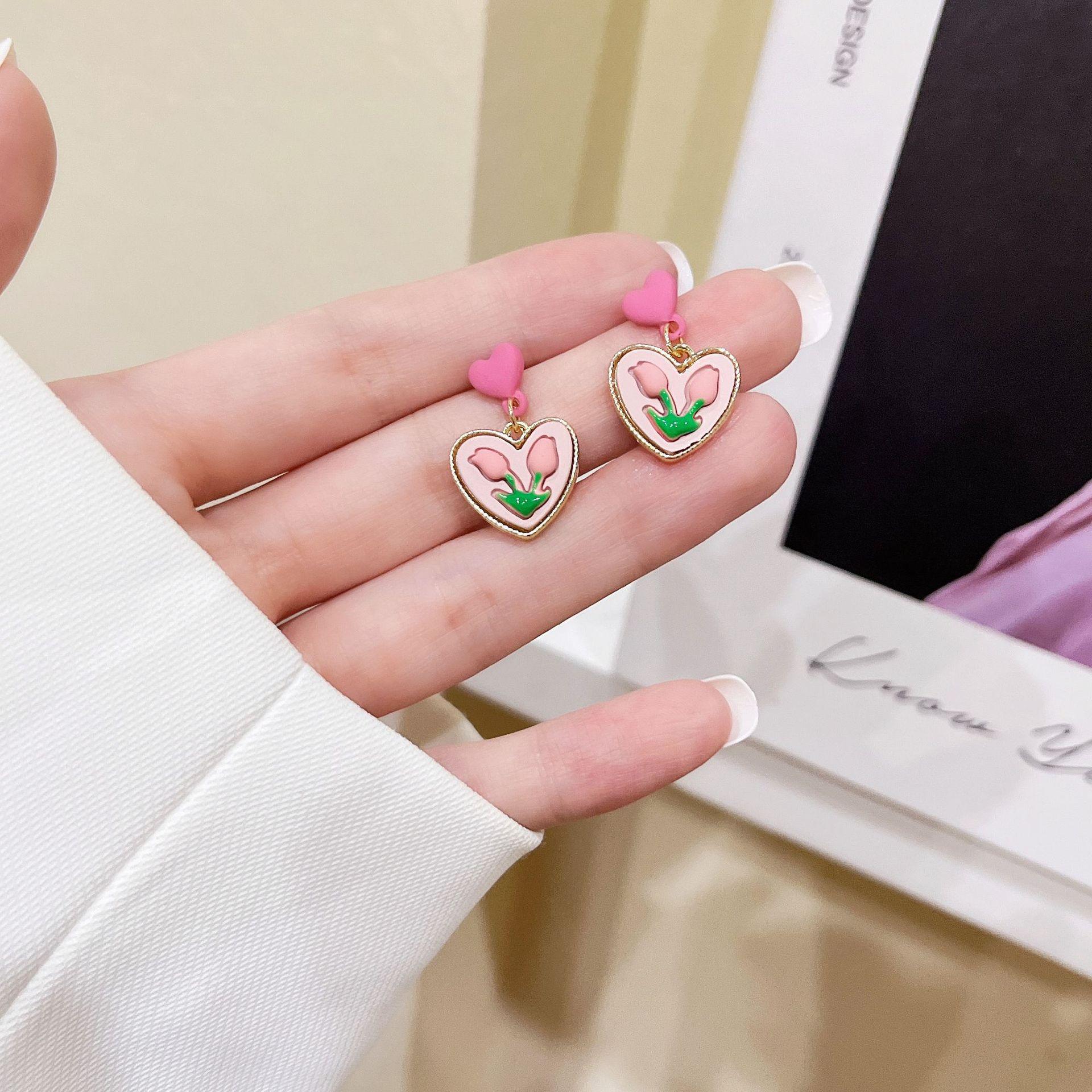 

Серьги S925 с розовым сердцем и цветком тюльпана для женщин - Милые летние клипсы 2022 тренд Sterling Silver Needle