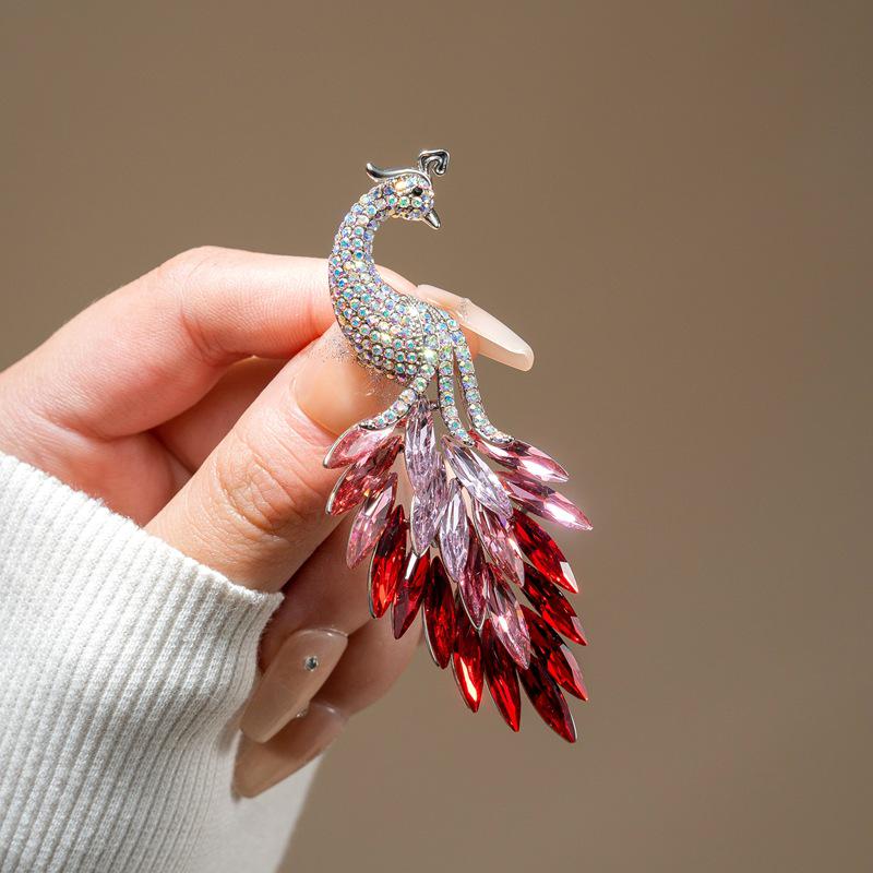 Elegante Kristall-Schmetterlingsbrosche - Funkelnde Damenmode-Anstecknadel für leichten Luxus-Anzug