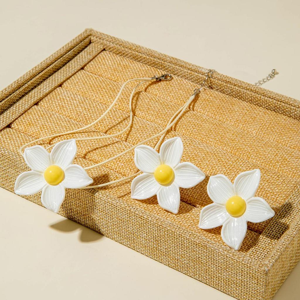 New Early Spring Flower Earnail Women's Fashion Necklace Set, Versatile and Niche Charm Jewelry Set