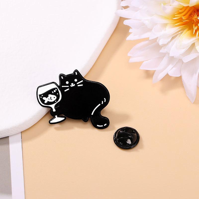 Original Cartoon Katze Metall Brosche Niedliche Tier Serie Schwarze Katze Pistolen Abzeichen Heiß verkaufte Pin Zubehör