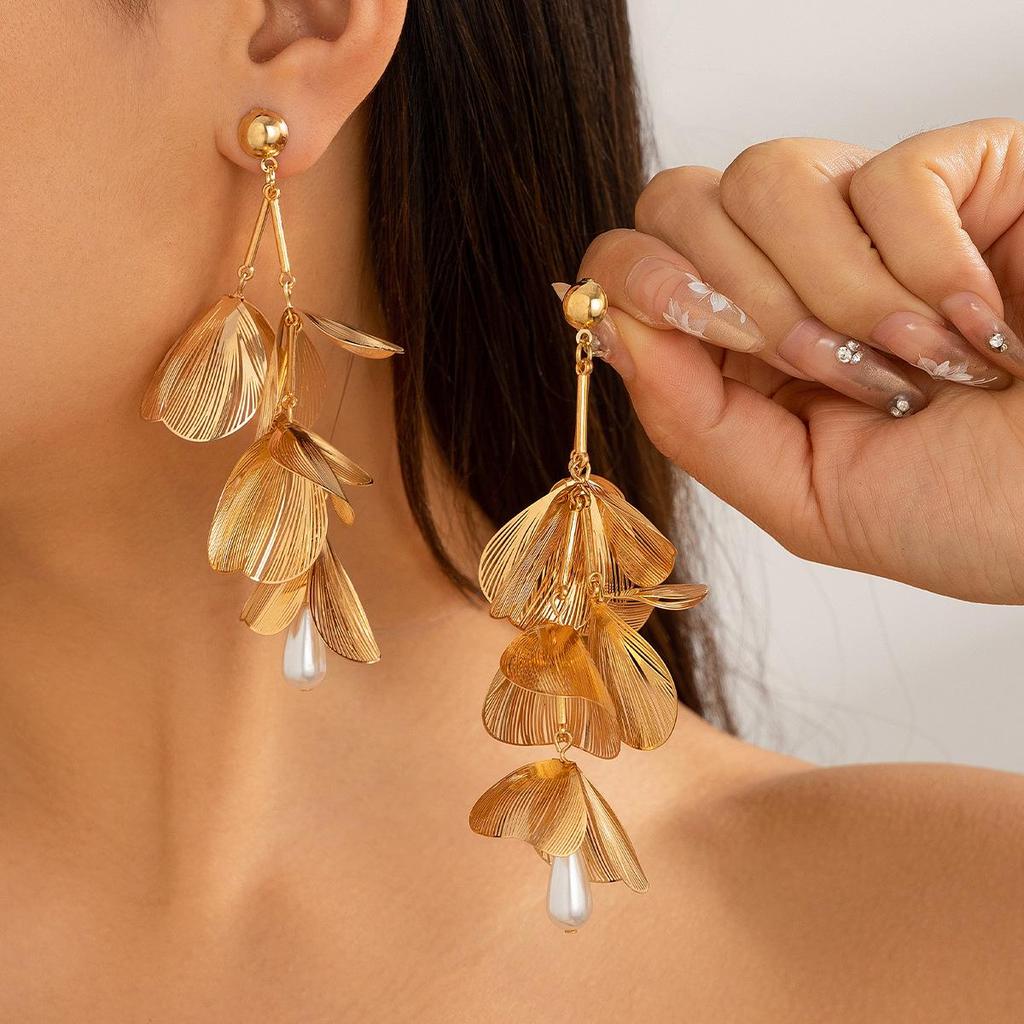 3D Metallic Ginkgo Leaf & Pearl Tassel Earrings